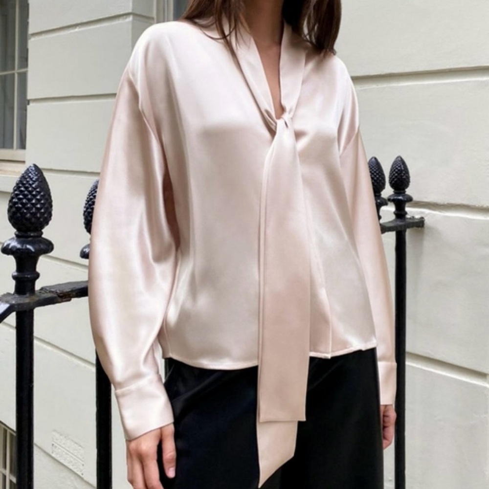 Aritzia - Bloomsbury Blouse - size Small
